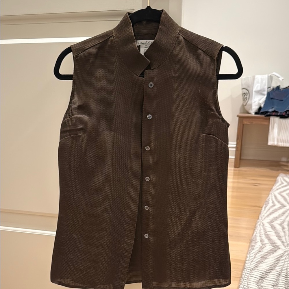Oscar De La Renta Brown Sleeveless Button-Up Top Size 2